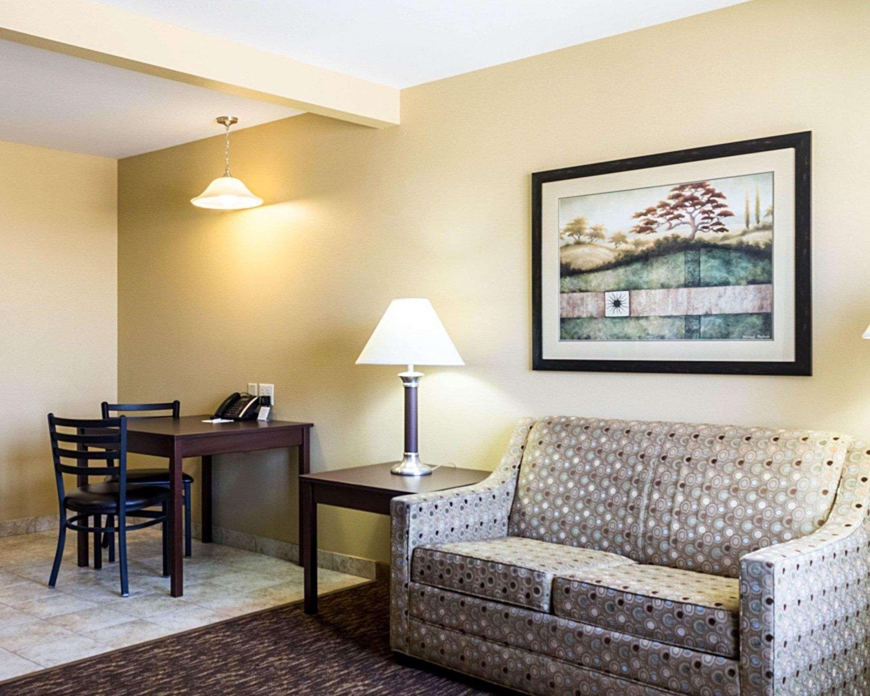 Mainstay Suites Minot Εξωτερικό φωτογραφία