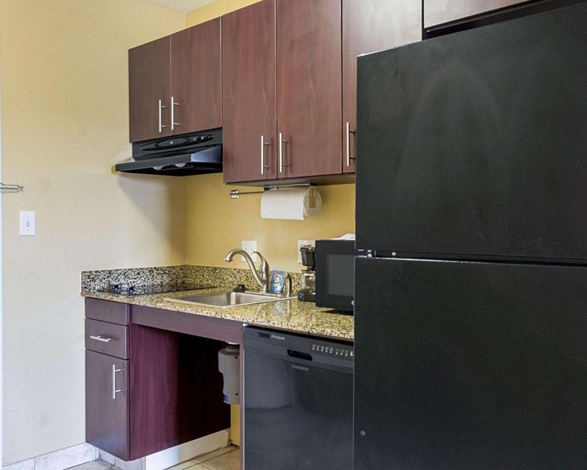 Mainstay Suites Minot Εξωτερικό φωτογραφία