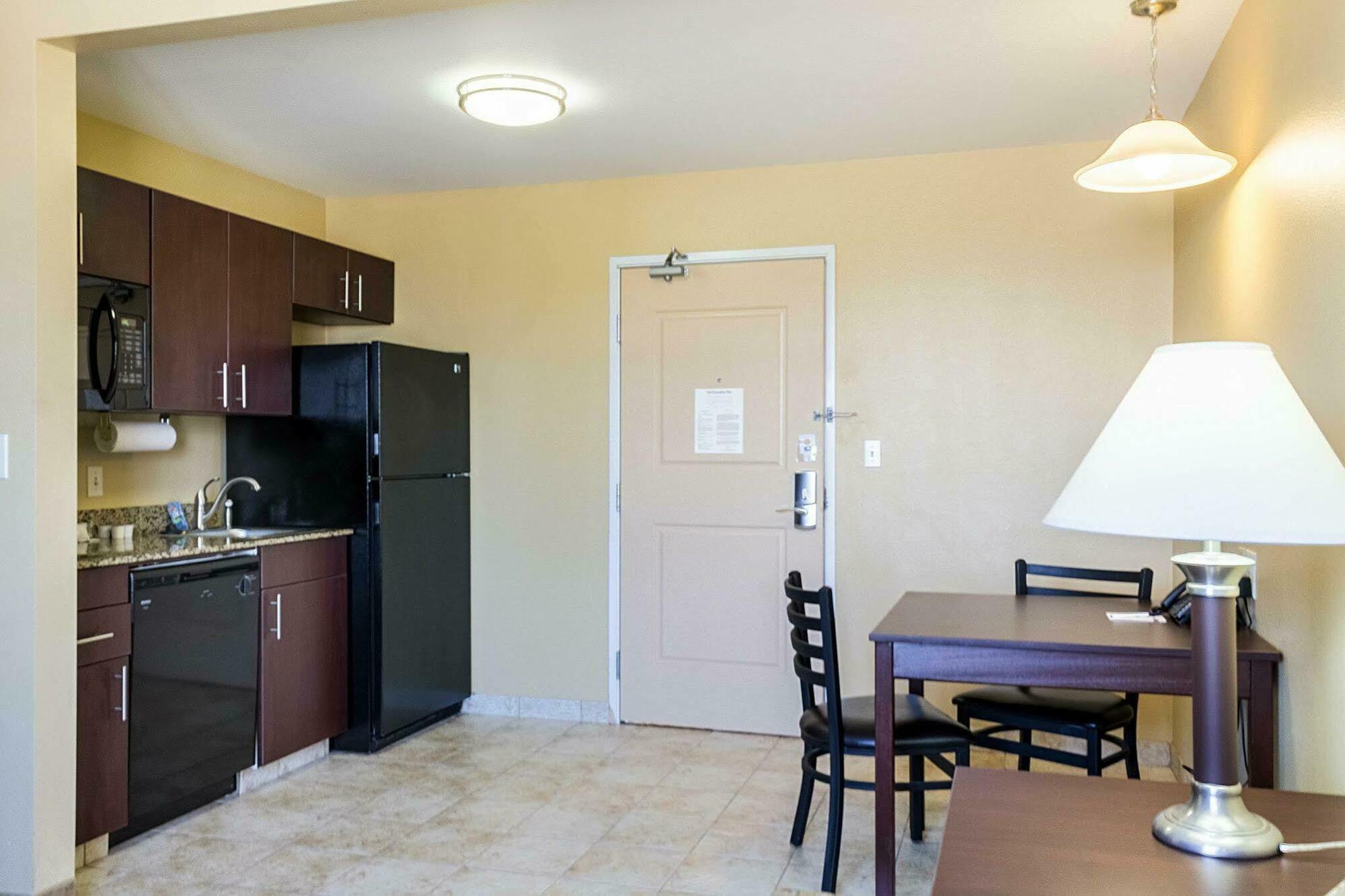 Mainstay Suites Minot Εξωτερικό φωτογραφία