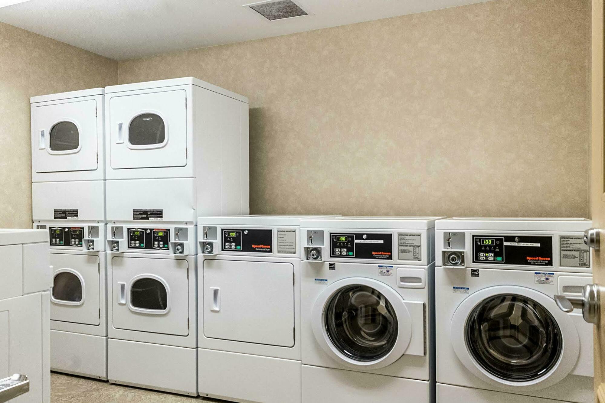 Mainstay Suites Minot Εξωτερικό φωτογραφία
