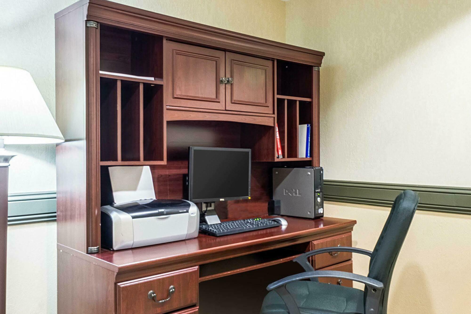 Mainstay Suites Minot Εξωτερικό φωτογραφία