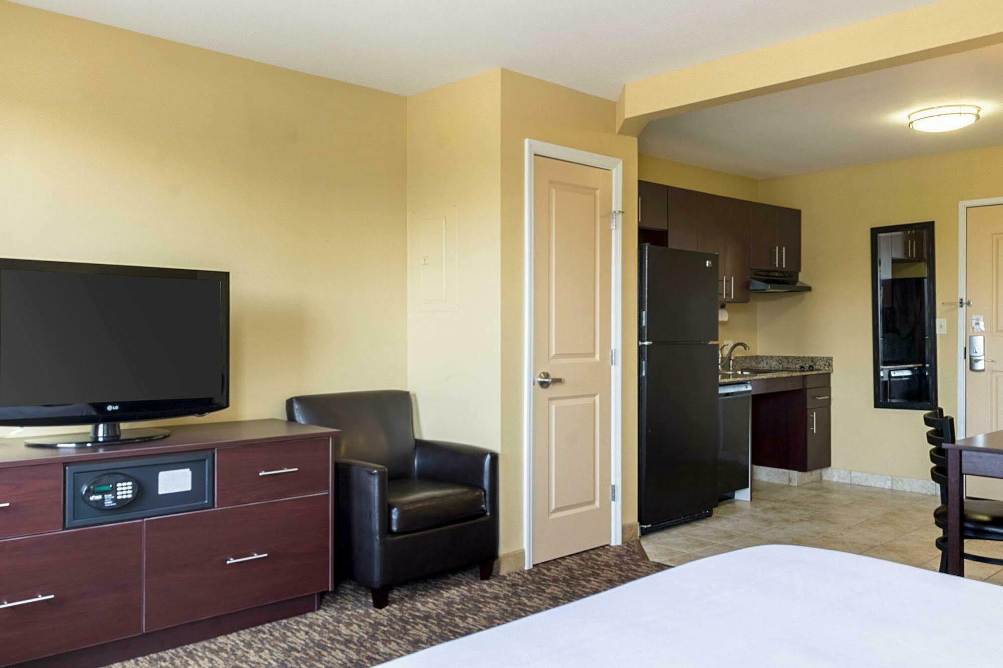 Mainstay Suites Minot Εξωτερικό φωτογραφία